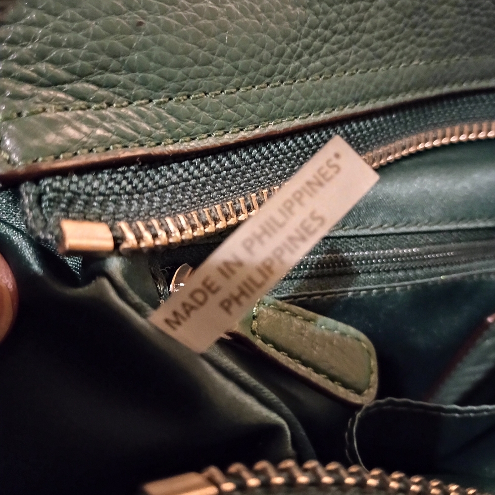 EUC Coach Park pebbled Leather Carrie Tote Hunter Green - Picture 14 of 15